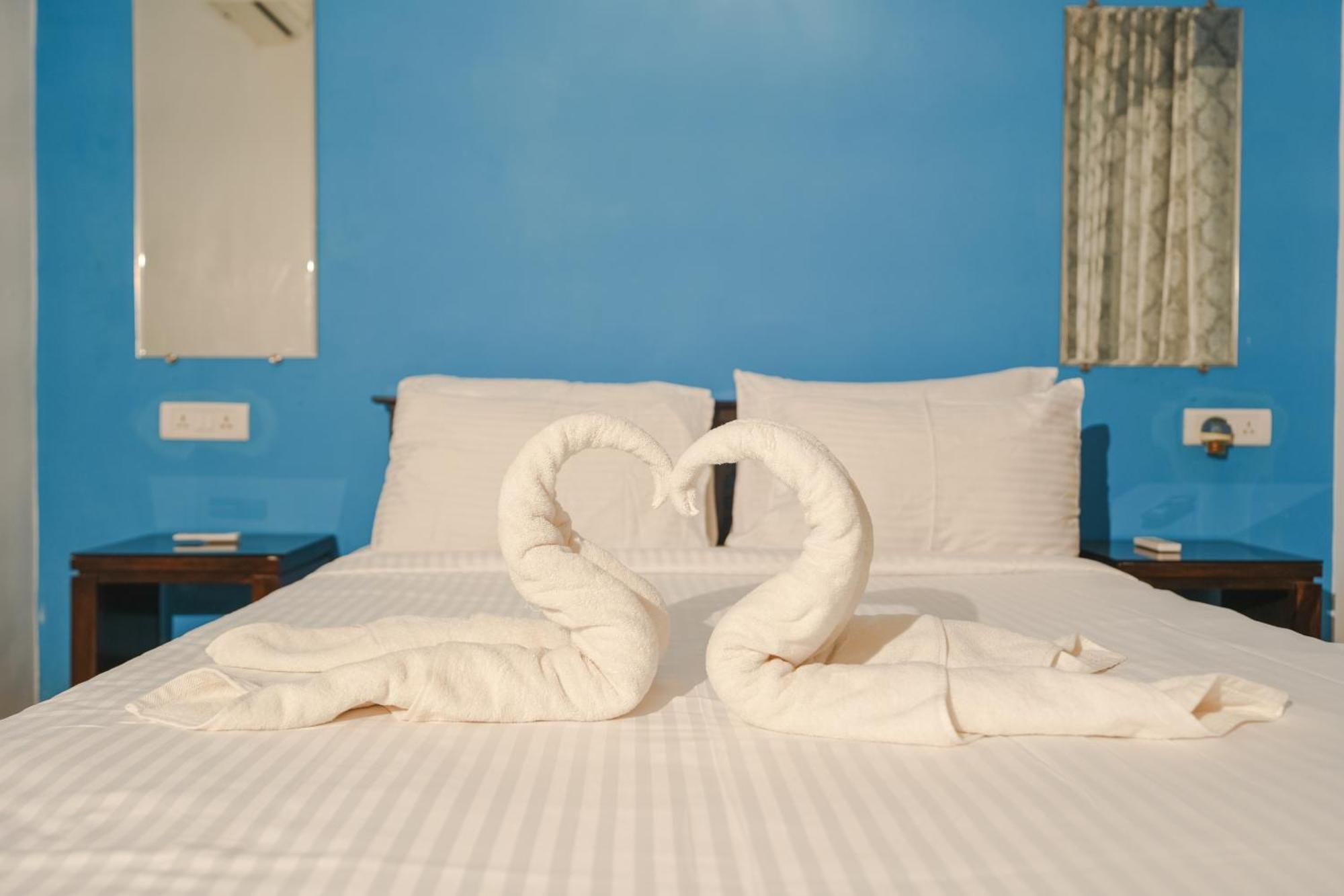 Villa M - Jia 3- 3Bhk In Candolim, Pool Facing, Near Beach, Breakfast Included Eksteriør bilde
