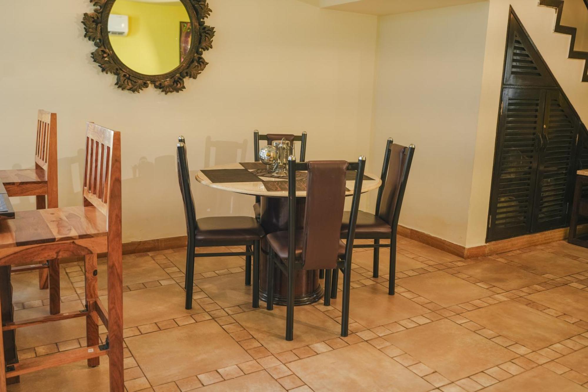 Villa M - Jia 3- 3Bhk In Candolim, Pool Facing, Near Beach, Breakfast Included Eksteriør bilde